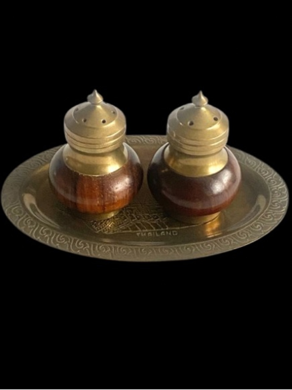 Vtg walnut wood and brass salt and pepper shaker set with matching brass tray